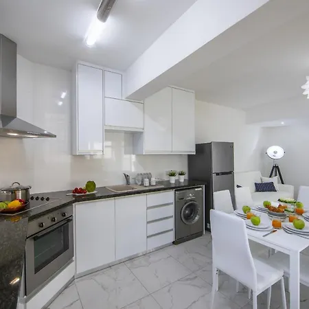 Finikoudes Apartamento *